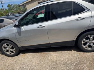 2020 Chevrolet Equinox FWD LT 2.0L Turbo - Exterior Front Right Corner Image